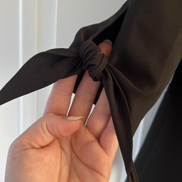 Beautiful Black Blazer - Picture 4 of 5